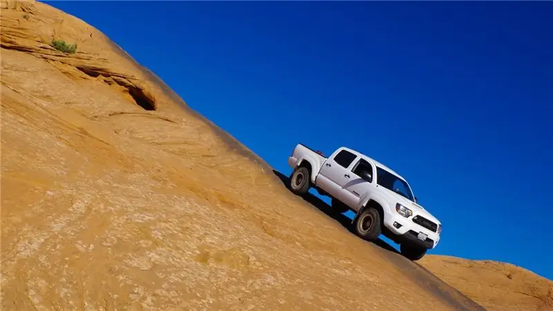 Нет, вам не нужно переделывать свой грузовик, чтобы ездить по бездорожью