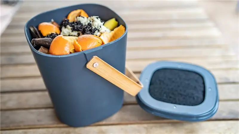 Этот изящный и доступный компостер упрощает переход к экологии