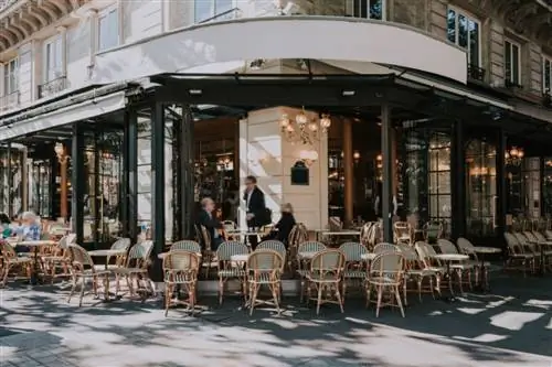 Париж, Франция)