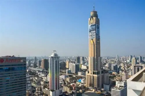 5 захватывающих дух отелей-небоскребов по всему миру