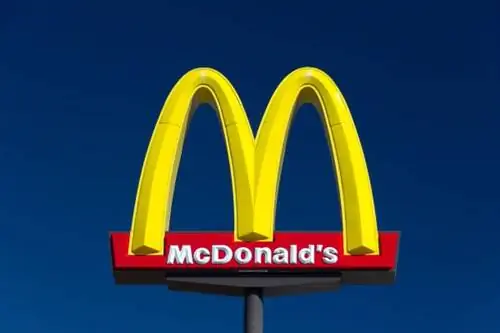McDonald's откажется от пластиковых соломинок с сентября