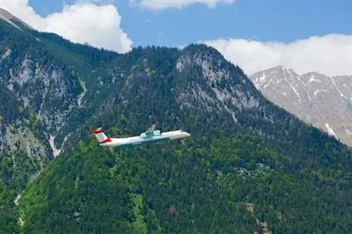 Пилоты показали самые сложные взлетно-посадочные полосы Европы