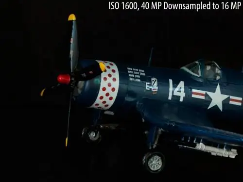 ISO 1600, 40 МП, разрешение понижено до 16 МП.