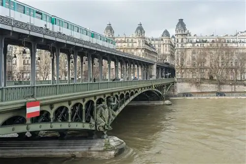 Фотографируем мрачный Париж