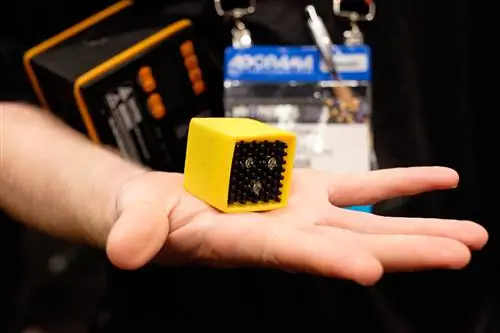 Люм-куб под рукой