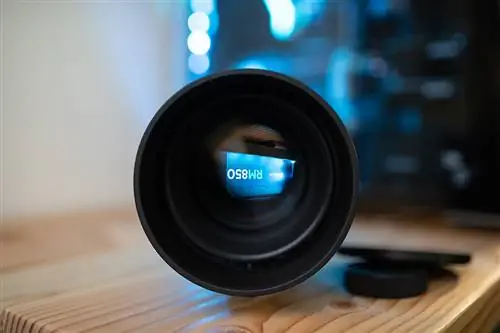 Sigma 105mm f/1.4, вид спереди