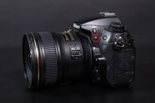 Кнопка брекетинга на Nikon D7000