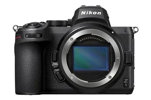 Nikon Z5, вид спереди Nikon Z5, вид спереди