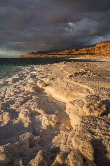 Вертикальный пейзаж Мертвого моря, цветная фотография