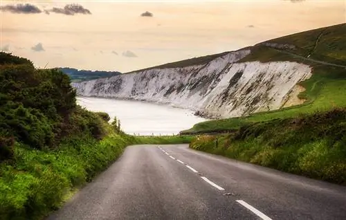 Клифф Роуд, 12