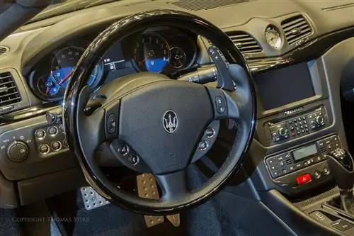 Автосалон Nikon 1 V2 (3)