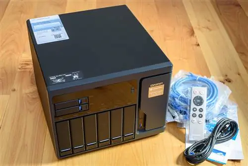 Содержимое коробки QNAP TVS-882T