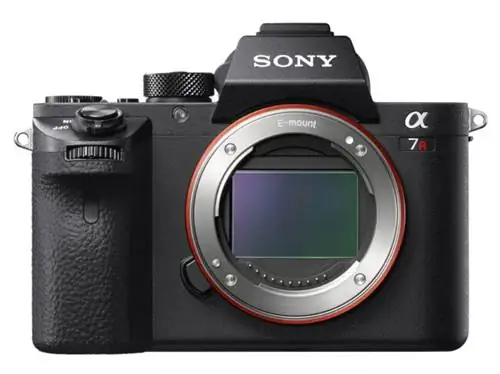 Sony A7R II спереди Sony A7R II спереди
