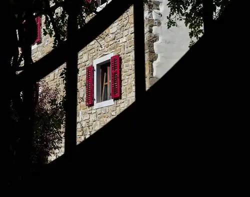 6. Окно через ворота