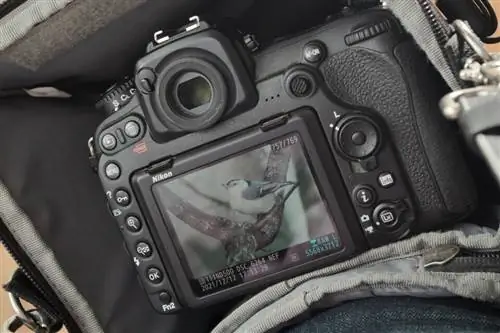 Think Tank Digital Holster 150 с камерой внутри