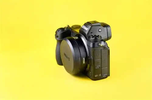 Nikon Z 26mm f2.8 с крышкой объектива