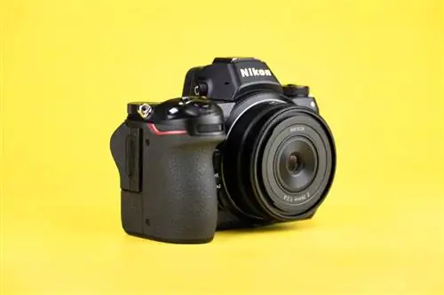 Nikon Z 26mm f2.8 на фотоаппарате