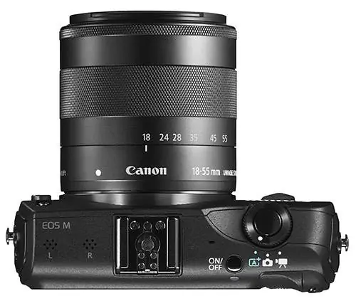 Canon EOS M с объективом 18-55 мм