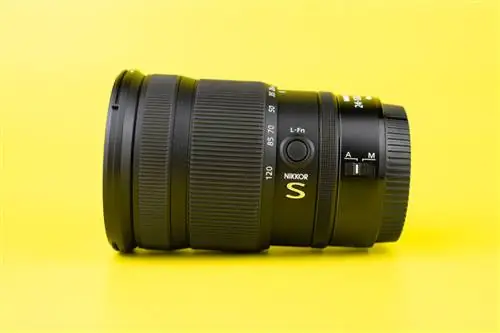 Объектив Nikon Z 24-120mm f4 S, вид сбоку с переключателем M-A и кнопкой L-Fn
