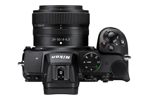 Nikon Z5 с прикрепленным объективом 24-50 мм f4-6,3 Nikon Z5 с прикрепленным объективом 24-50 мм f4-6,3