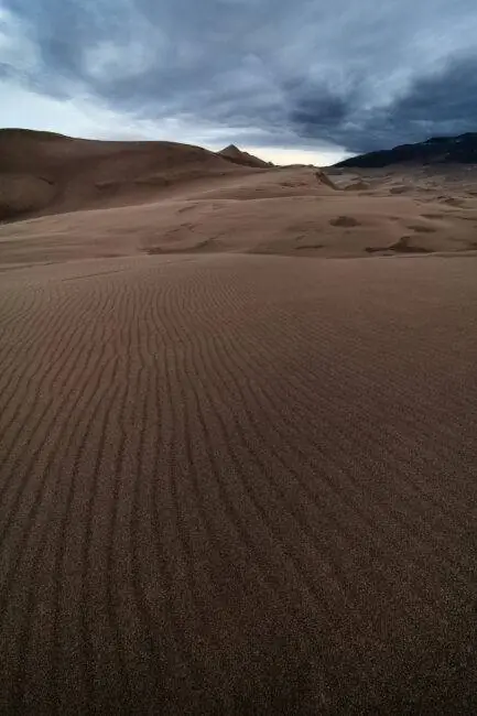 Пейзаж с песчаными дюнами, сделанный на объектив Laowa 12mm f2.8