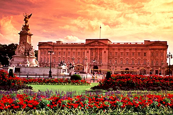 Вторжение в спальню королевы