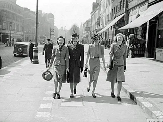 Весовые чулки и краска для волос TNT - Мода в WW2