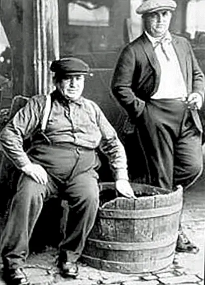 Иззи Эйнштейн, самый слабый агент по запрету