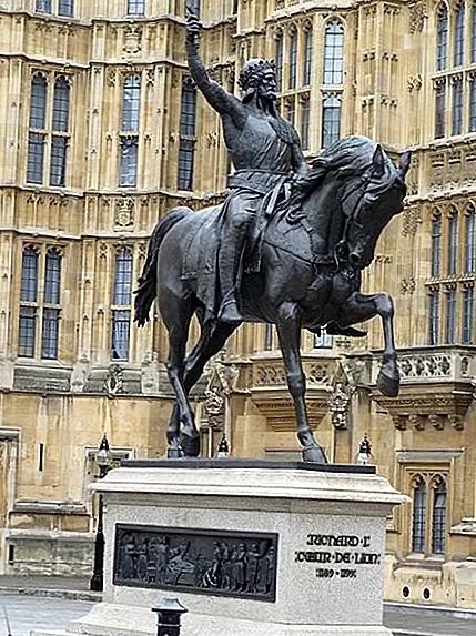 Король Ричард Львиное Сердце жил в основном во Франции и едва упоминал английский