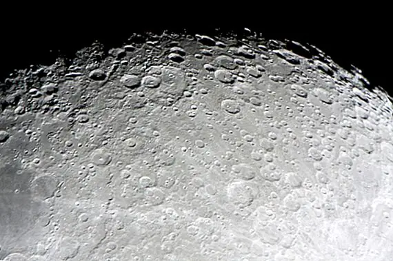 Луна Пыль, как запах пороха