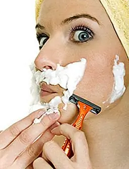 Бритье не заставляет волосы расти быстрее или быстрее