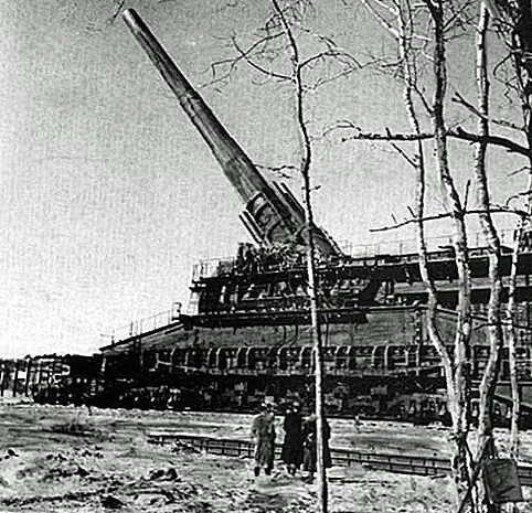 В то время нацисты почти завершили супер-пушку, способную поразить Лондон из Франции