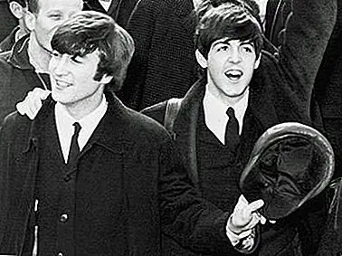 День Джон Леннон Мет Пол Маккартни