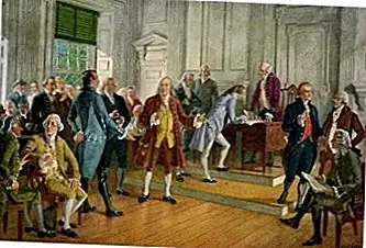 Декларация независимости была утверждена 2 июля и подписана 2 августа. Итак, почему 4 июля День независимости?