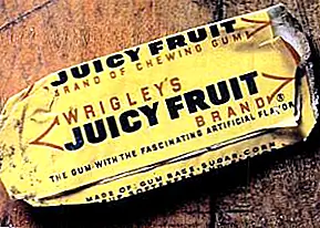 Фрукты в сочных фруктах