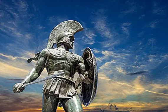 Исторические неточности в 300