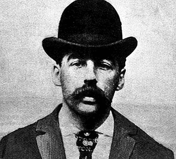 Отель «Дом ужасов» и один из первых серийных убийц Америки