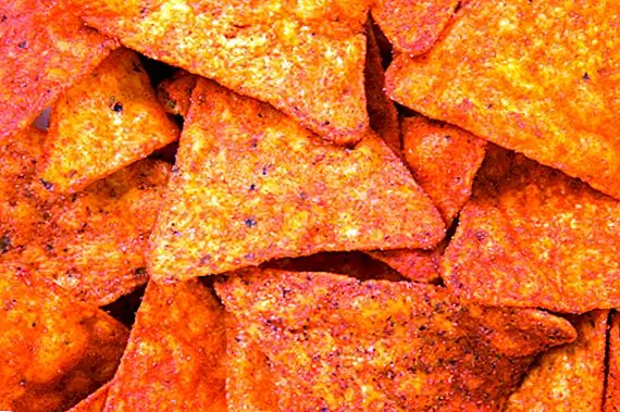 Человек, которому поручено изобретать дорито, если бы чипсы посыпались его могилой