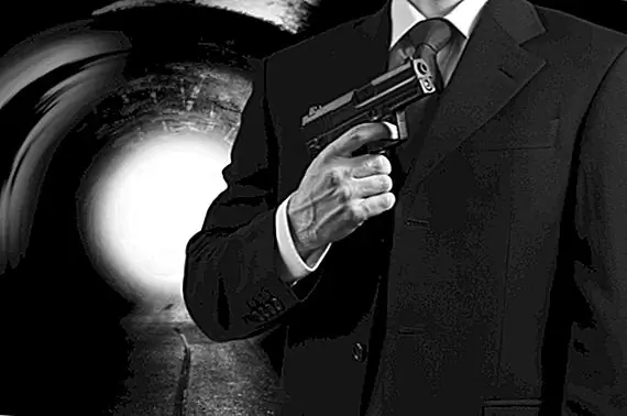 Человек, создавший Джеймса Бонда, также написал Chitty Chitty Bang Bang