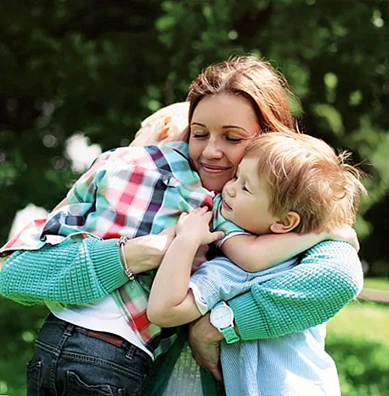 Происхождение дня матери и его изобретательская кампания, чтобы положить конец этому