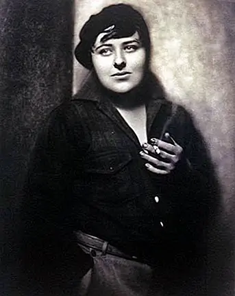 Замечательная жизнь красочного женского авиатора «Панчо Барнс»