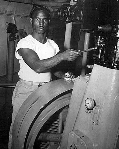 Удивительно недавнее изобретение футболки