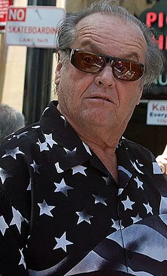 Женщина Джек Николсон думал, что его сестра была его матерью