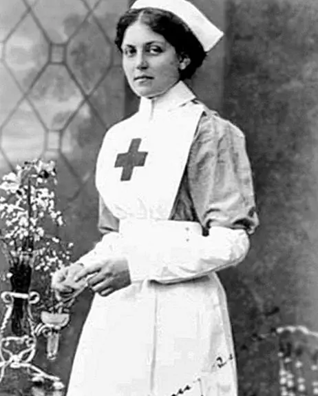 Женщина, которая пережила все три катастрофы на борту сестры: Титаник, Британец и Олимпийский