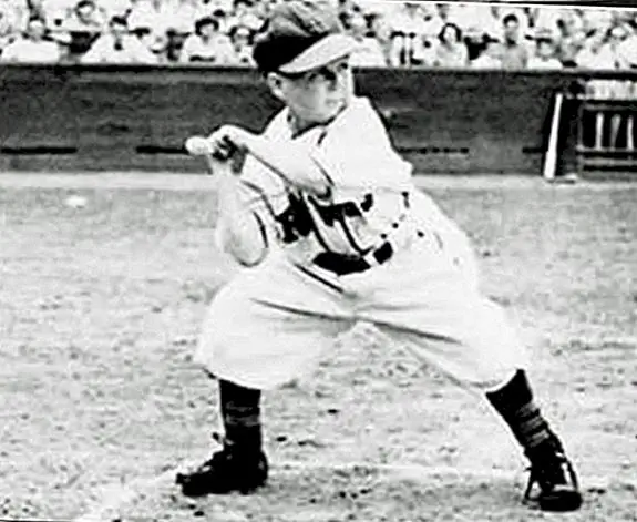 Там однажды был маленький человек, который играл в МЛБ