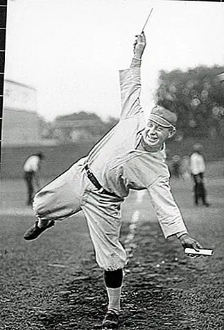 Там когда-то был игрок бейсбольной лиги Высшей лиги, который украл первый со второго