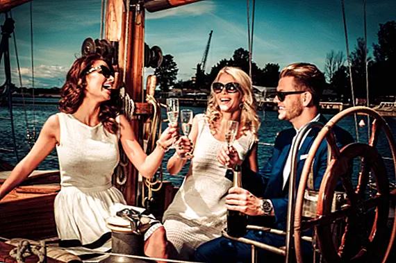 Использование карты оплаты для покупки картины стоимостью 170 миллионов долларов - Центурион