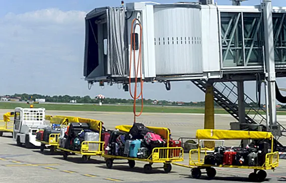 Что происходит с потерянной камерой на самолетах?