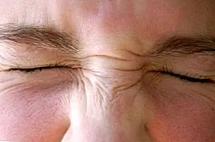 Какие вещи вы видите, когда вы протираете глаза