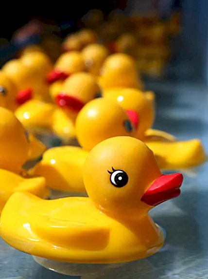Когда резиновые Duckies начали делать время ванны много удовольствия